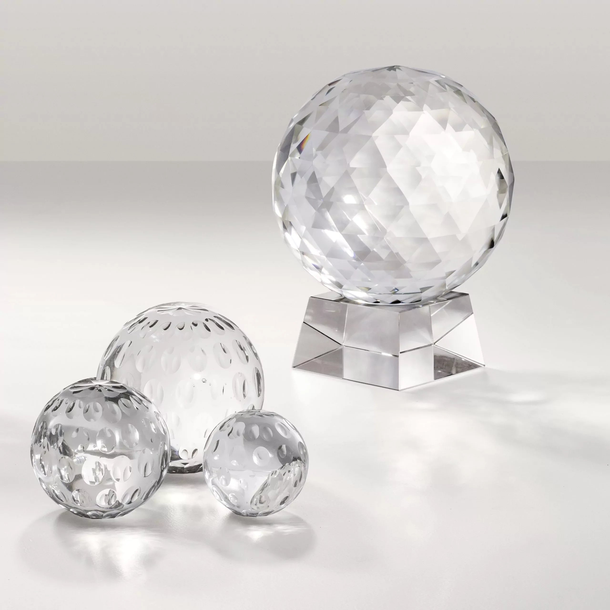 Round Crystal Ball | Eichholtz Ruben