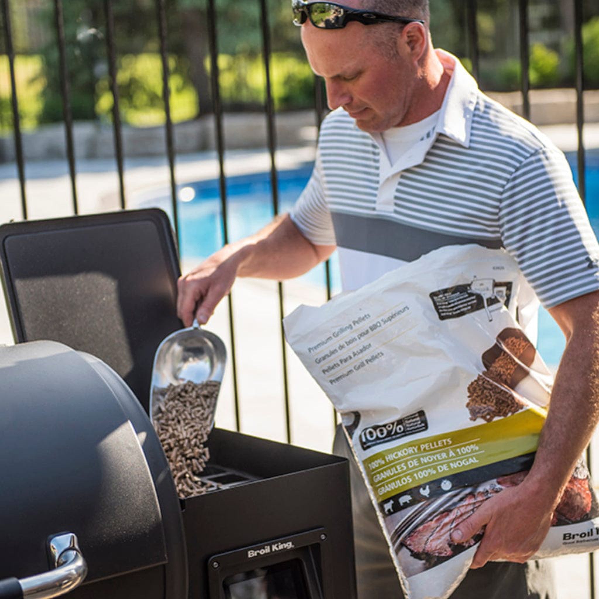Broil King Regal 500 Smoke Pellet Grill & Smoker – 58" Wi-Fi & Bluetooth Controlled