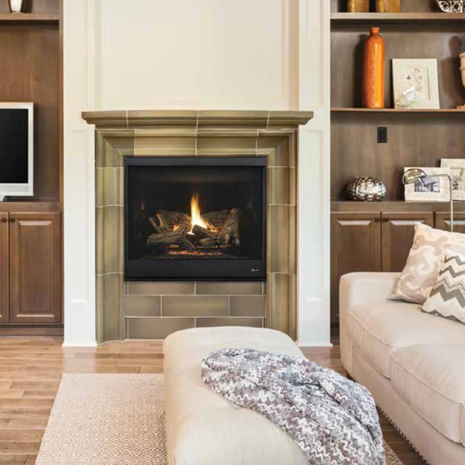 Superior DRT4245 Mid-Size 45-inch Traditional Direct Vent Natural Gas Fireplace - Electronic Ignition
