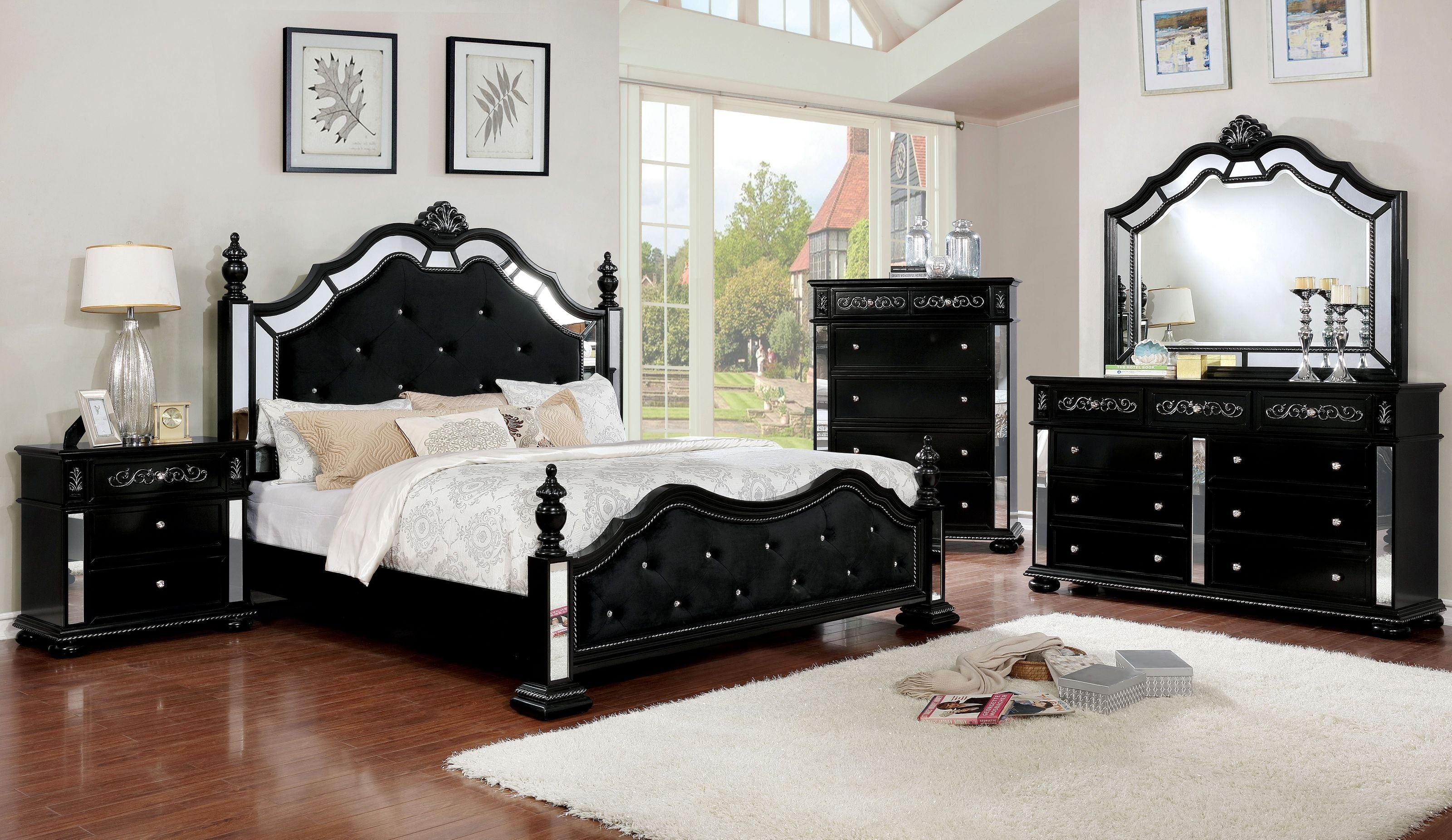 Vabelle Traditional 5-Drawer Chest in Black