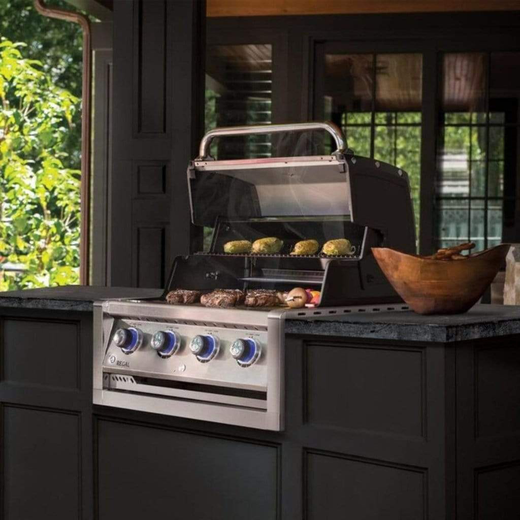 Broil King 31" Regal S 420 Built-In 4-Burner Gas Grill with Stainless Steel Construction