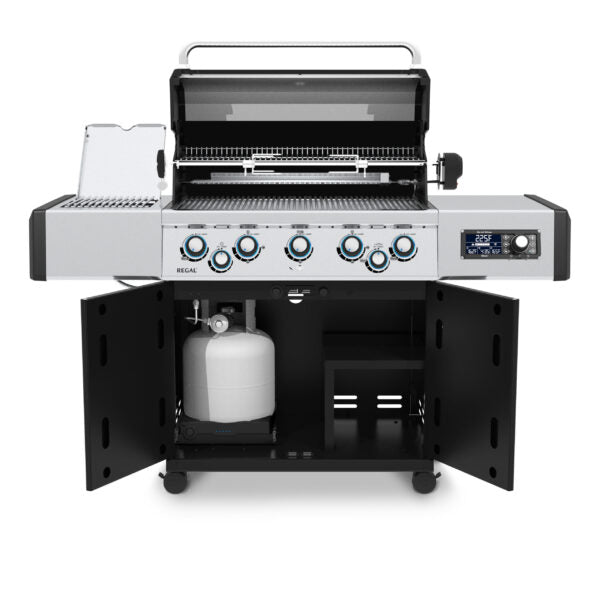 Broil King Regal Q 590 Pro IR 63" Black Propane Gas Grill with iQue Tech & Rotisserie Kit