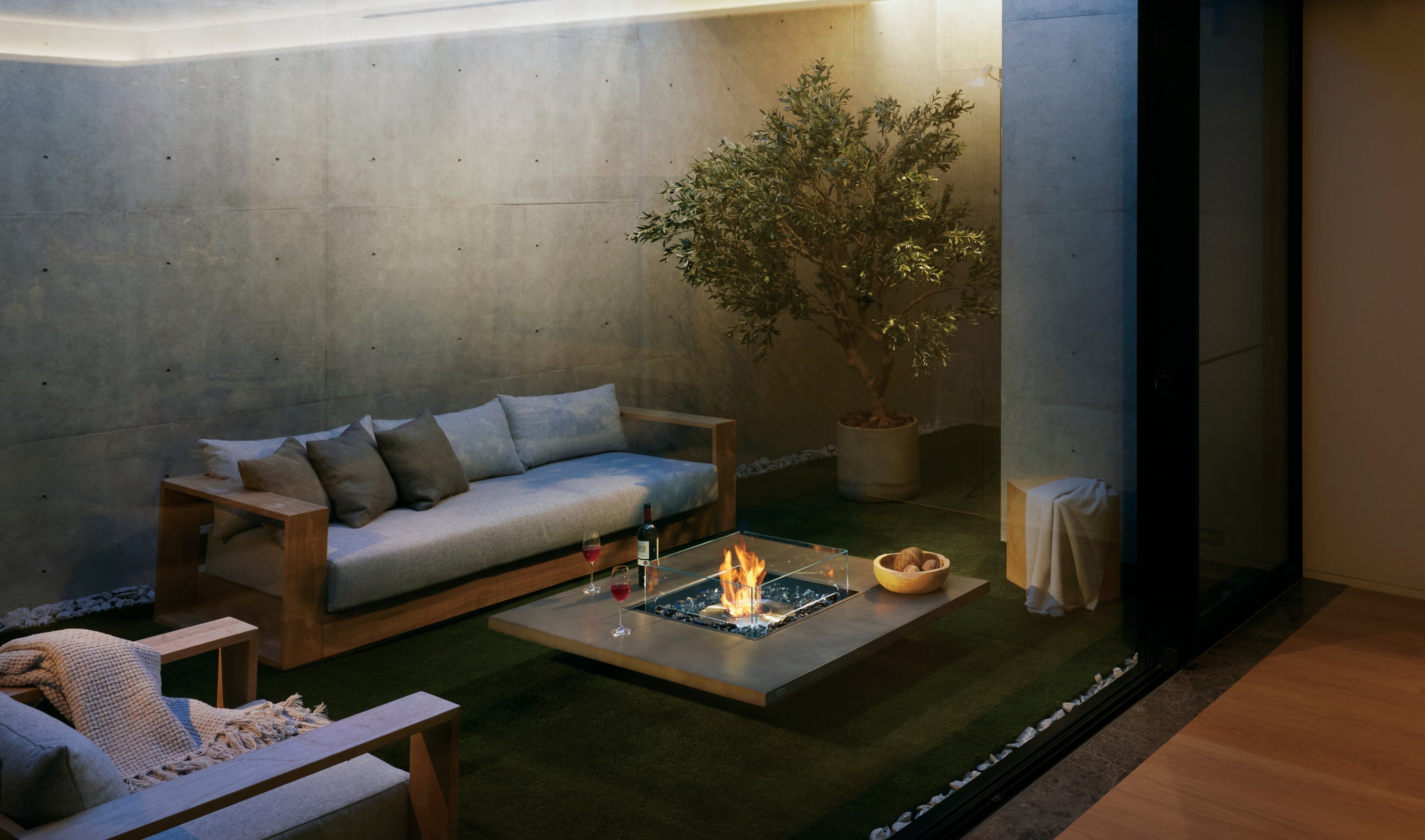 EcoSmart Fire Vertigo 50" Graphite Freestanding Indoor Fire Table with Black Burner – Sleek Concrete Surface by MAD Design Group