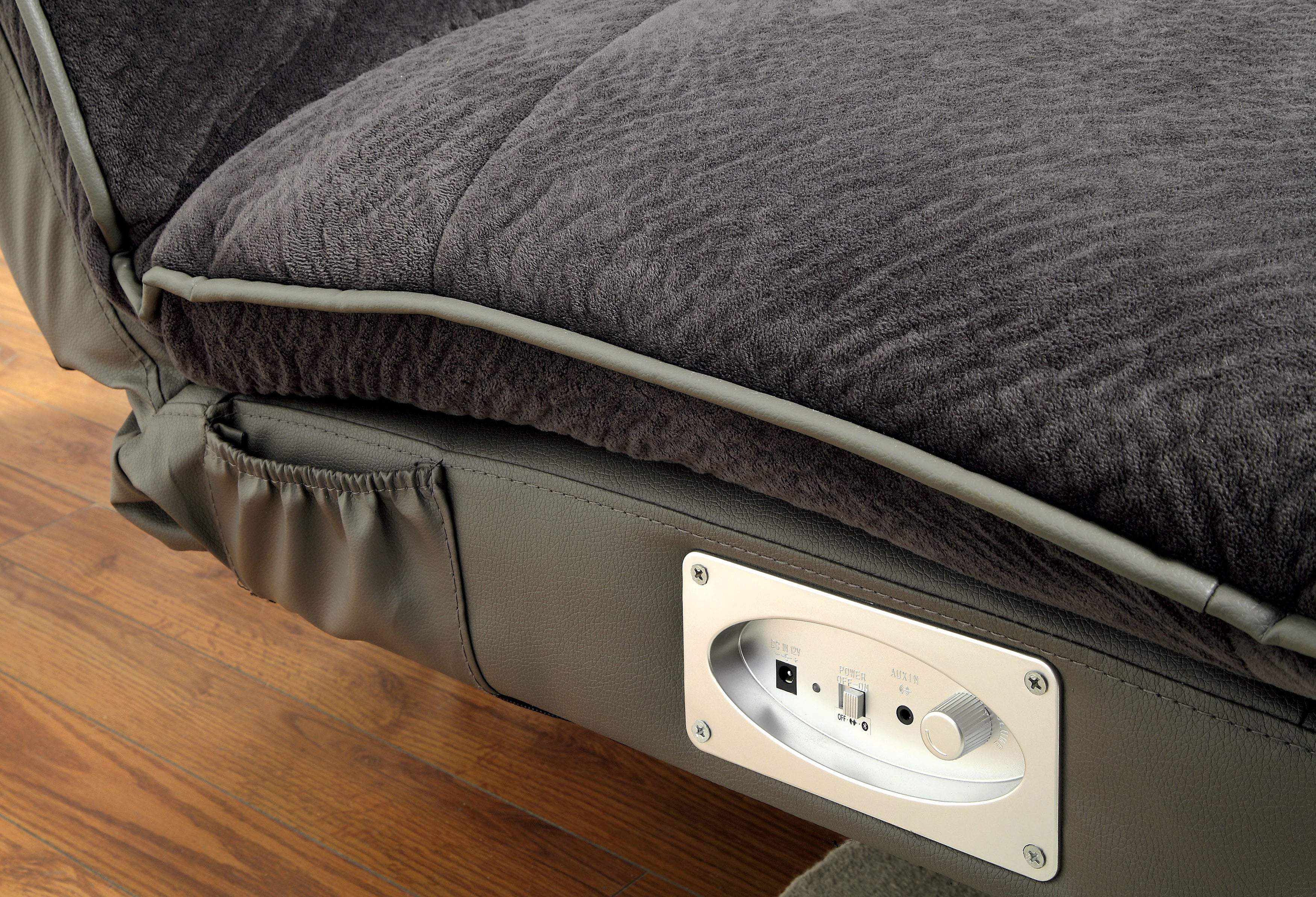 Surosa Contemporary Tufted Futon