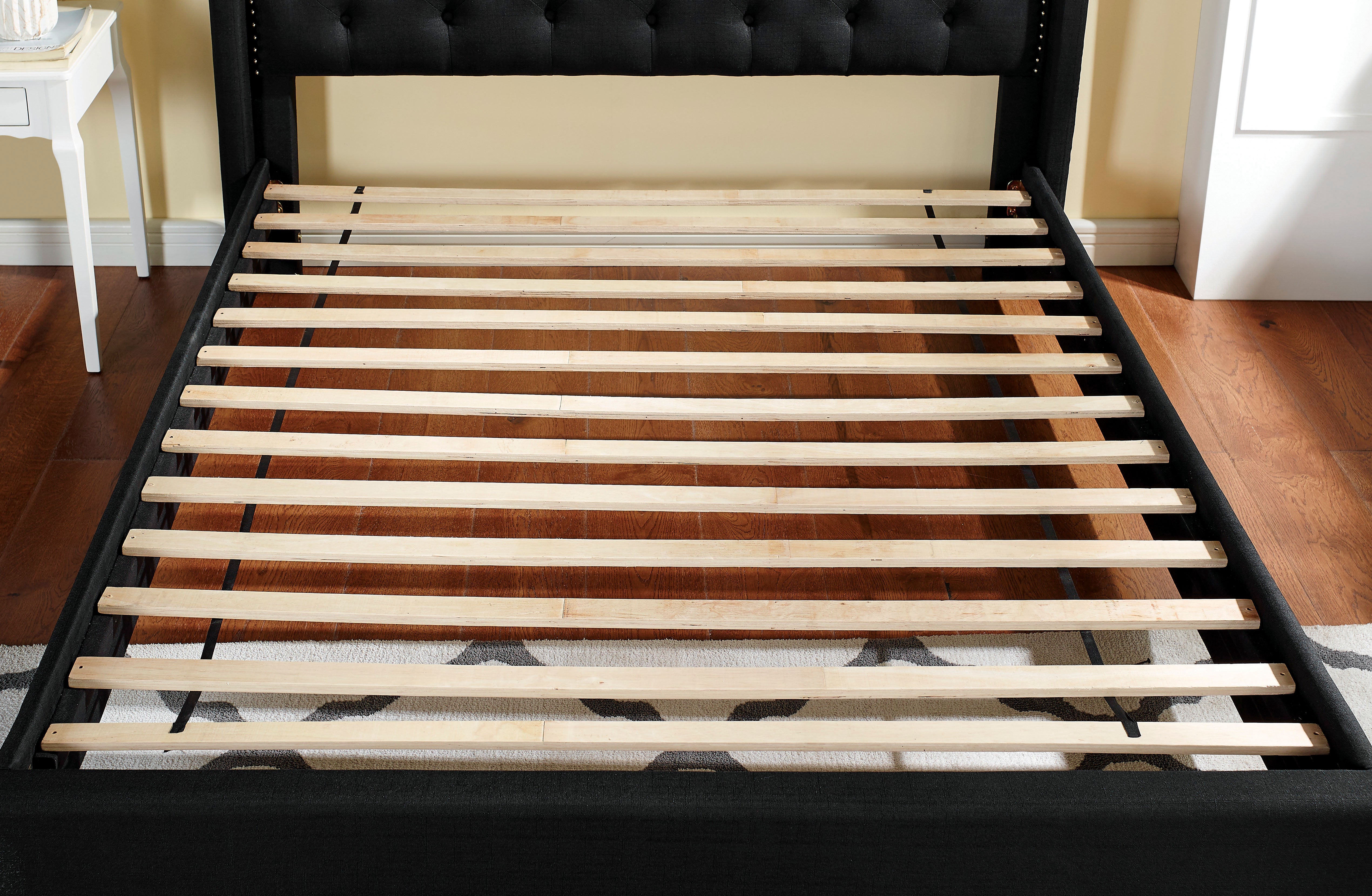 Bantris Tufted Queen Bed in Black