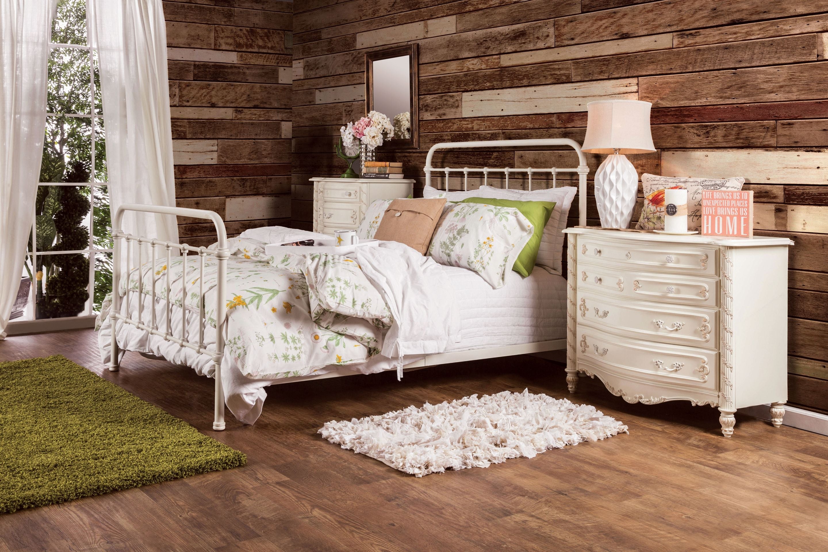 Verdi Contemporary Metal Queen Panel Bed in Vintage White