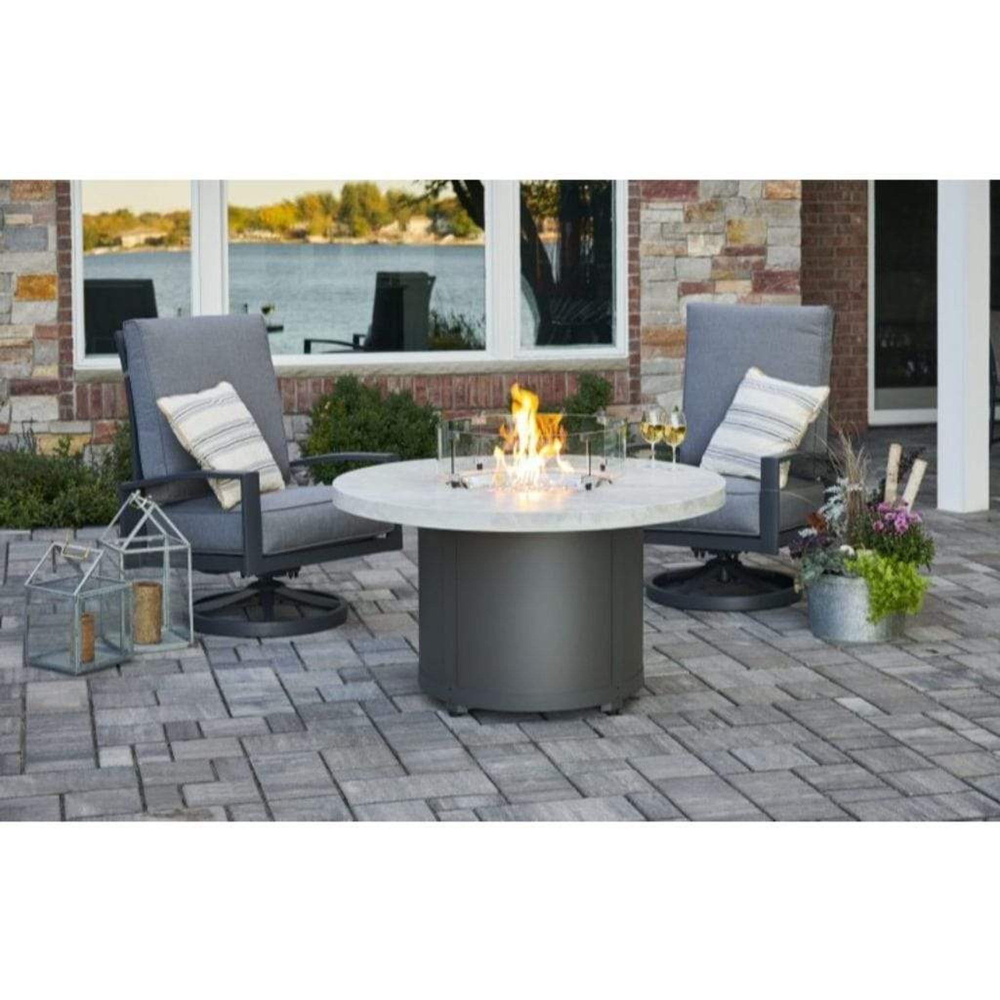 The Outdoor GreatRoom Company 48" Beacon Round Gas Fire Pit Table with Marbleized Noche Top